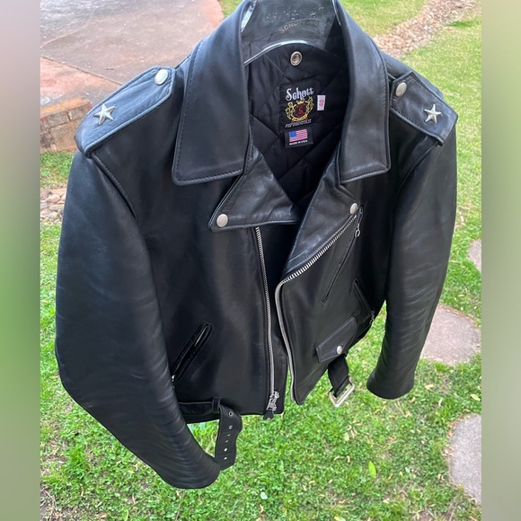 Schott NYC USA Men’s Moto Leather Jacket - Sz Medium motorcycle riding - Picture 2 of 16